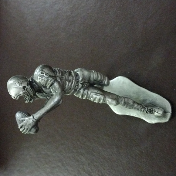 Oakland Raider Randy Moss #18 Pewter Forever Collectable Figurene 5in - Picture 2 of 4